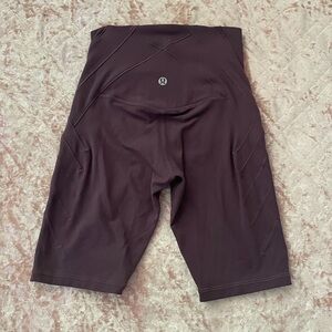 Lululemon Nulu Fold High-Rise Yoga Short 8" Grape Thistle size 0

Excellent lik